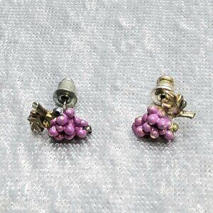 vintage 1960s silver/purple tone pewter grape bundle and leaf earrings